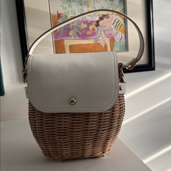 Wicker and White Leather Tommy Bahama Crossbody Bag - Picture 2 of 8